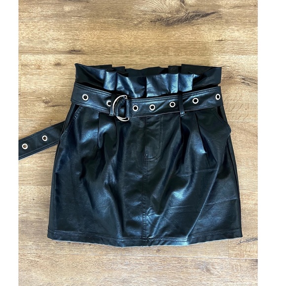 Trendy Black Leather Skirt **Brand New** - Picture 1 of 2